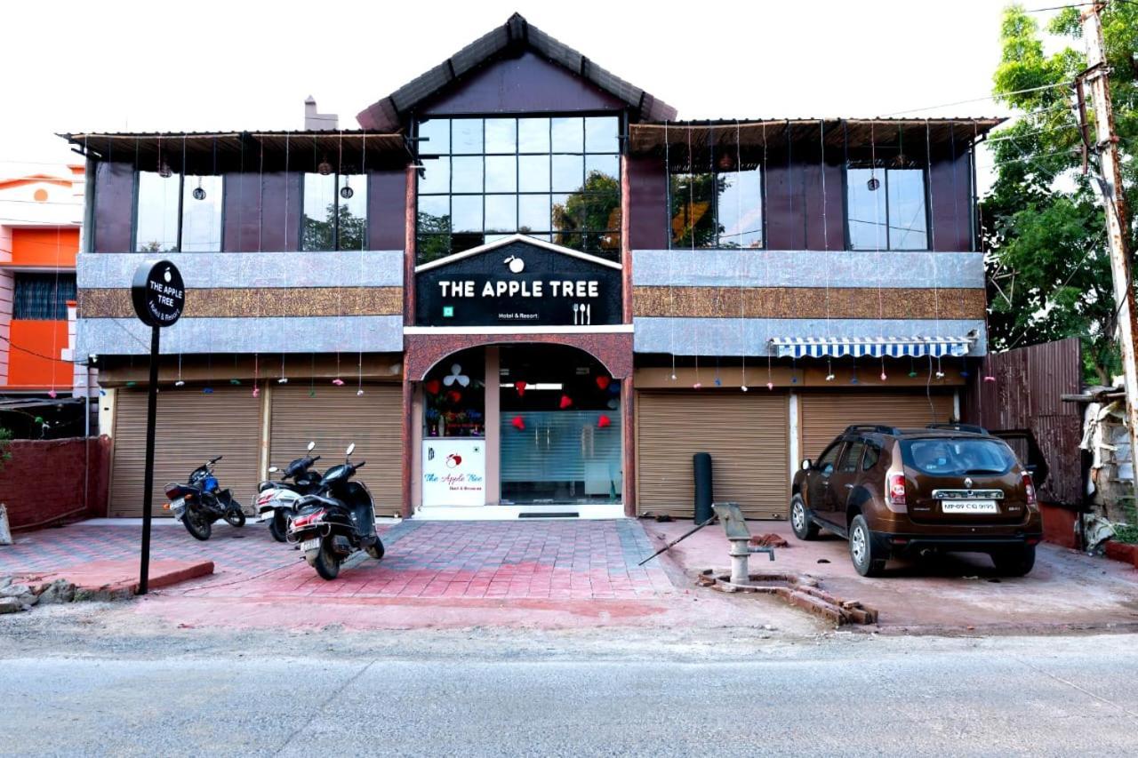 The Apple Tree Hotel Indore Exteriör bild