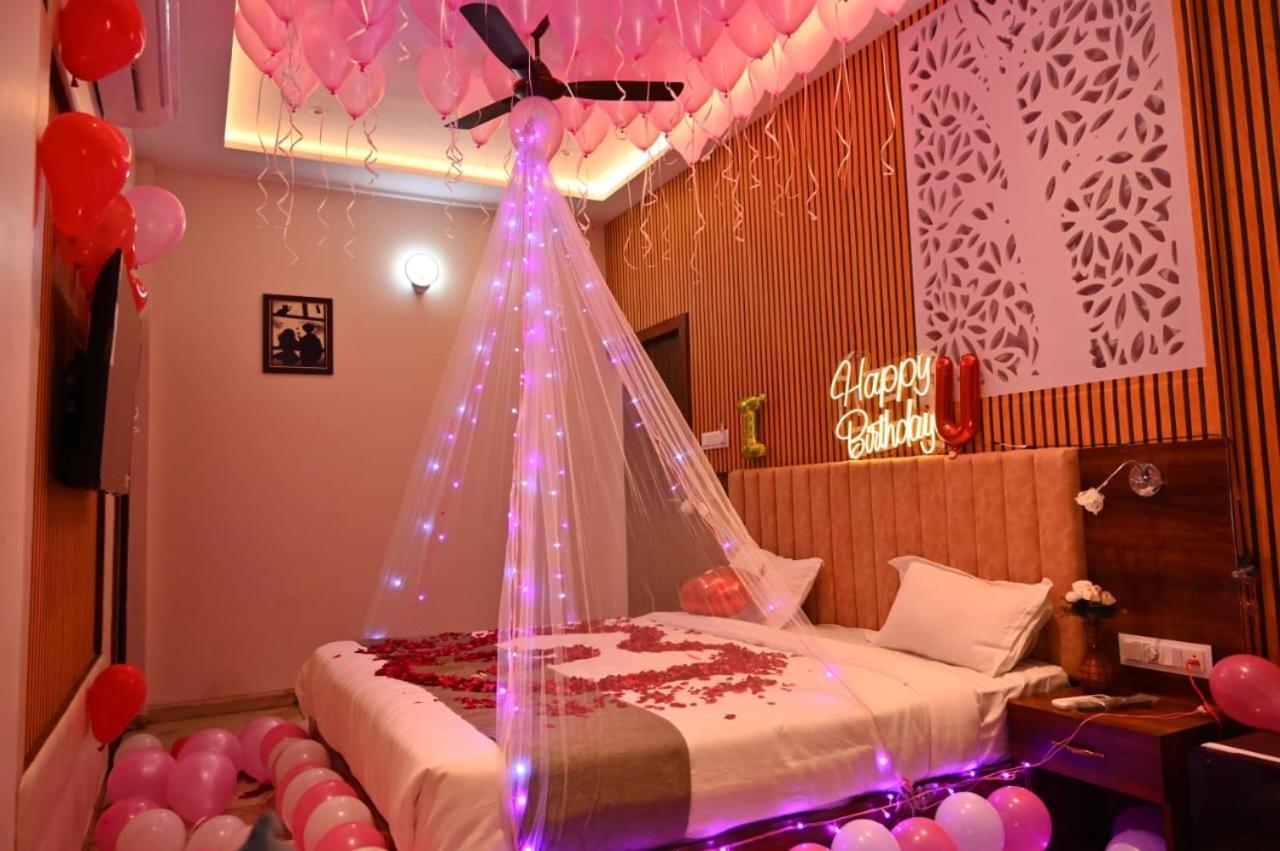 The Apple Tree Hotel Indore Exteriör bild